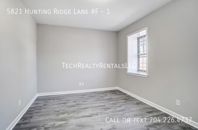 Building Photo - 5821 Hunting Ridge Ln