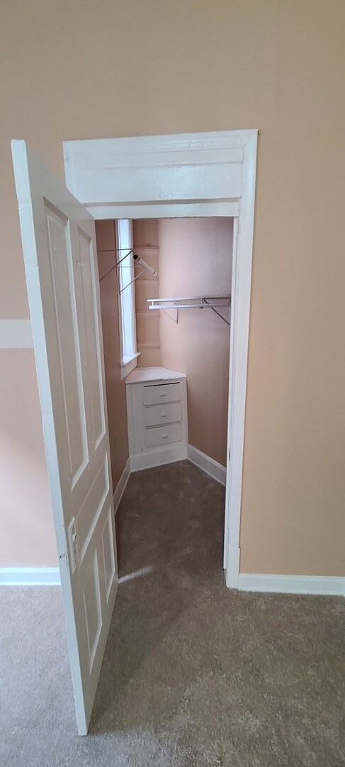 Building Photo - 1332 W 18th St