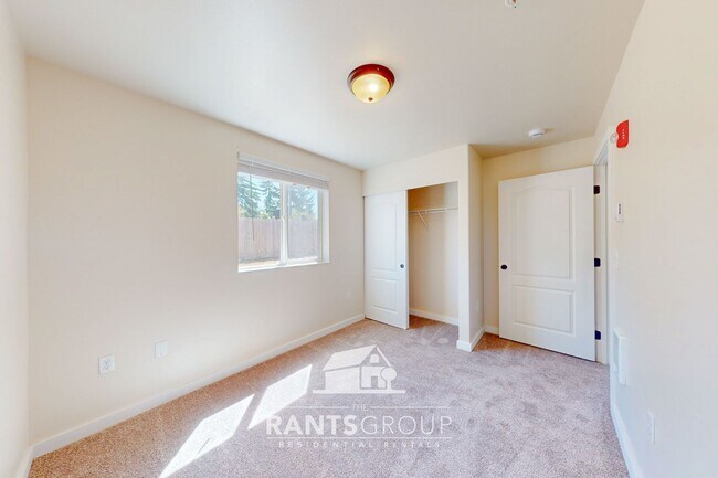 Building Photo - 304 Longmire St SE