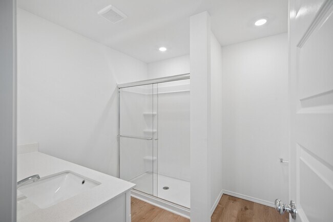 Building Photo - 2123 W 30th Pl