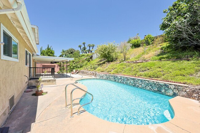 Building Photo - 4 Bed | 2.5 Bath Single-Family Home at the Base of Cowles Mountain
