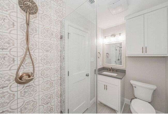 Building Photo - 4904 Arborlawn Dr
