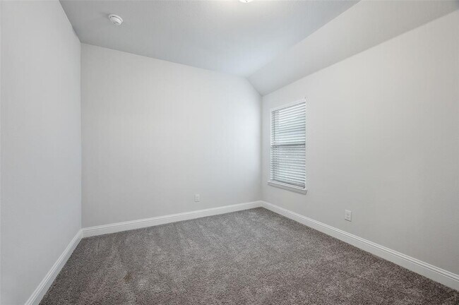 Building Photo - 2037 Almassera Dr