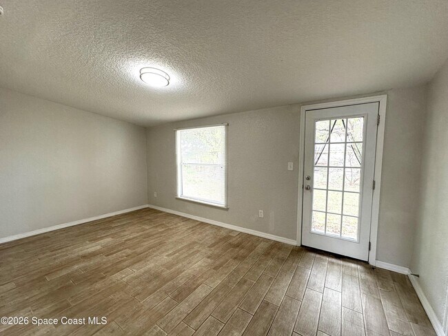 Building Photo - 2296 Shelby Dr