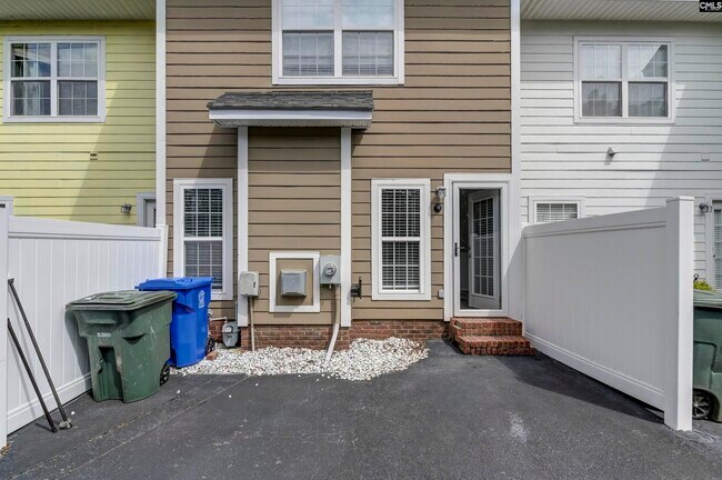 Building Photo - 302 Hampton Forest Drive