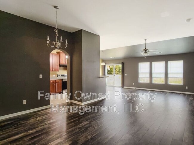 Building Photo - 266 Mayfield Dr