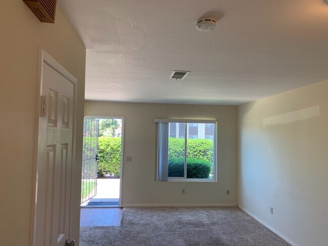 Building Photo - Cozy 2 Bed 1 Bath Home For Rent