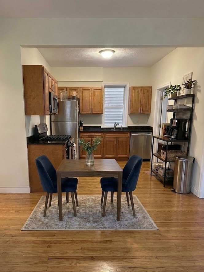 Building Photo - 58 Medford St