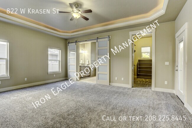 Building Photo - 822 W Krasen St