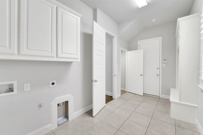 Building Photo - 3724 Perkins Ln