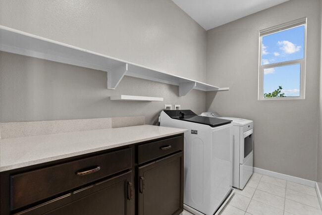 Building Photo - 105 Red Brick Dr