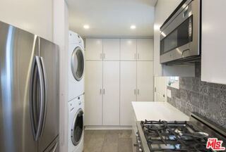 Building Photo - 9373 W Olympic Blvd