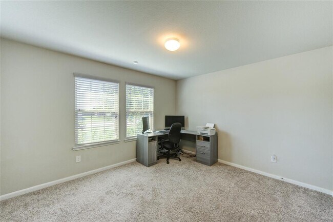 Building Photo - 9011 Hemlock Dr