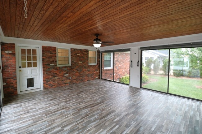Building Photo - 2832 Monticello Dr