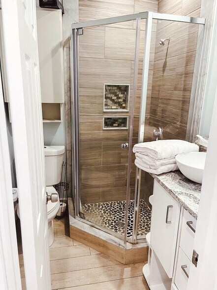 Building Photo - 456 Beacon St