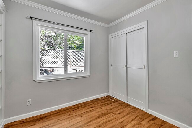 Building Photo - 520 Dawkins Dr