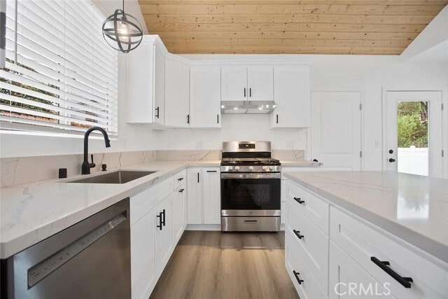 Building Photo - 1738 N Sierra Bonita Ave