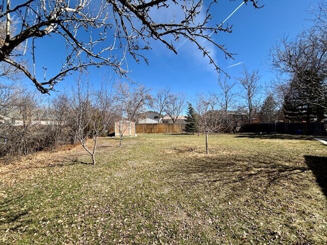 Building Photo - 11277 E Custer Pl