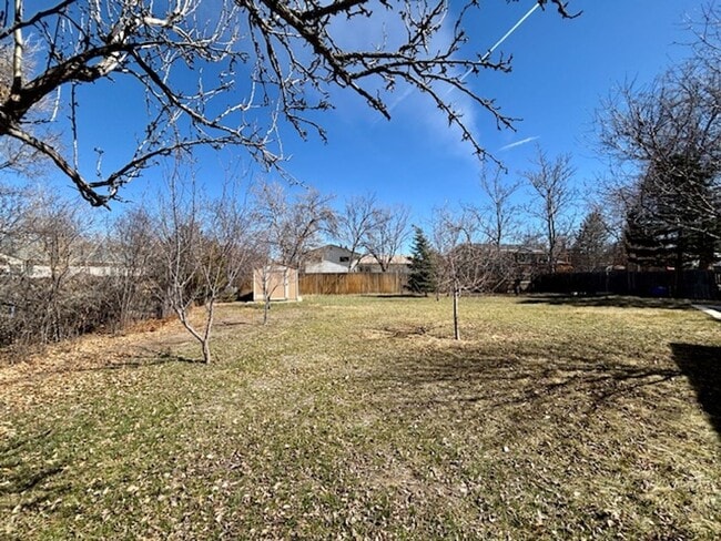 Building Photo - Amazing Home On Quiet Cul-de-sac