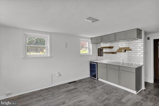 Building Photo - 1130 Albright Ave