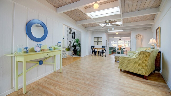 Building Photo - 94 Whiting Ln