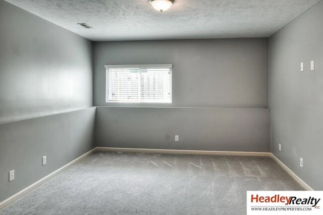 Building Photo - Beautiful Home For Rent in Gretna School District