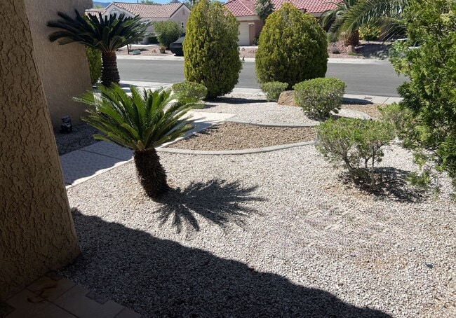 Building Photo - Beautifully Updated 2 Bedroom, 2 Bathroom ...