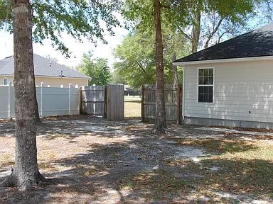 Building Photo - 4501 Country Oak Dr