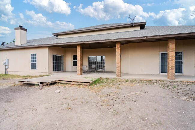 Building Photo - 105 Covey Ridge Dr