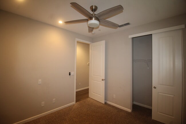 Building Photo - 3304 Sloat Run