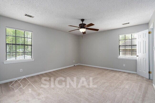 Building Photo - 6232 Sioux Ln