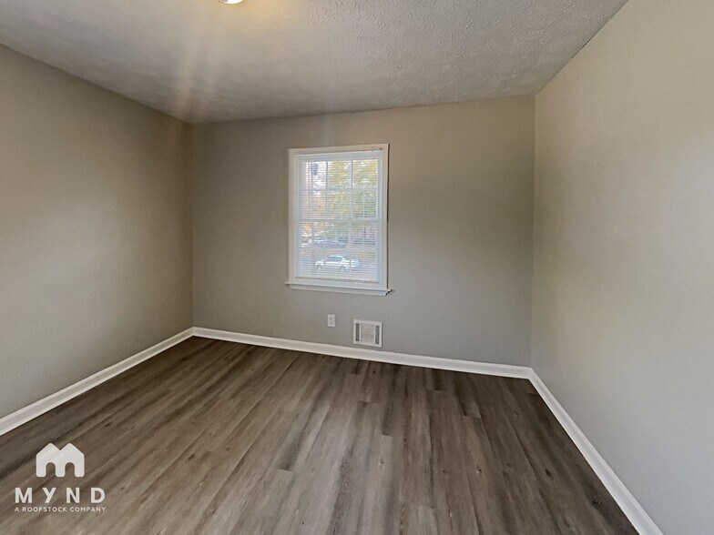 Building Photo - 6450 Ashdale Dr
