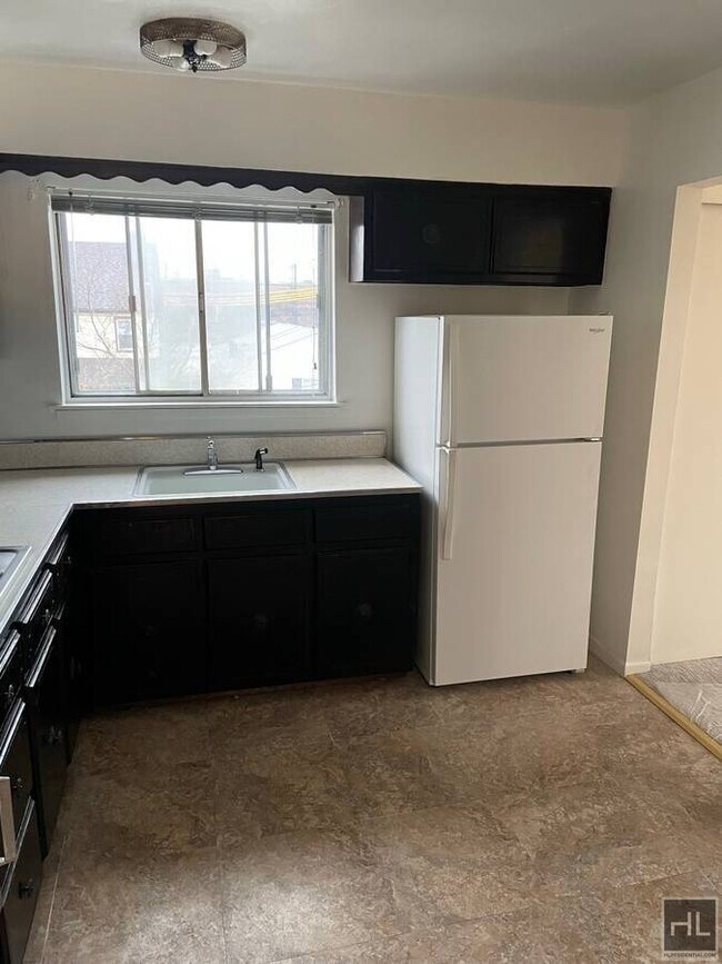 Building Photo - 182 STREET