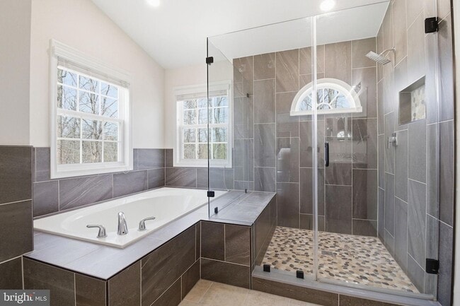 Building Photo - 950 Grouse Pointe Dr