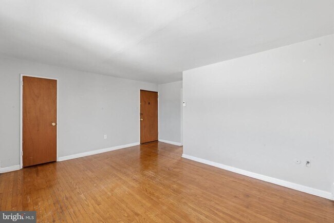 Building Photo - 5907 Houghton St