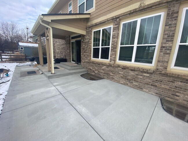 Building Photo - Stunning 4 Bedroom Home In Cross Creek area of Aurora