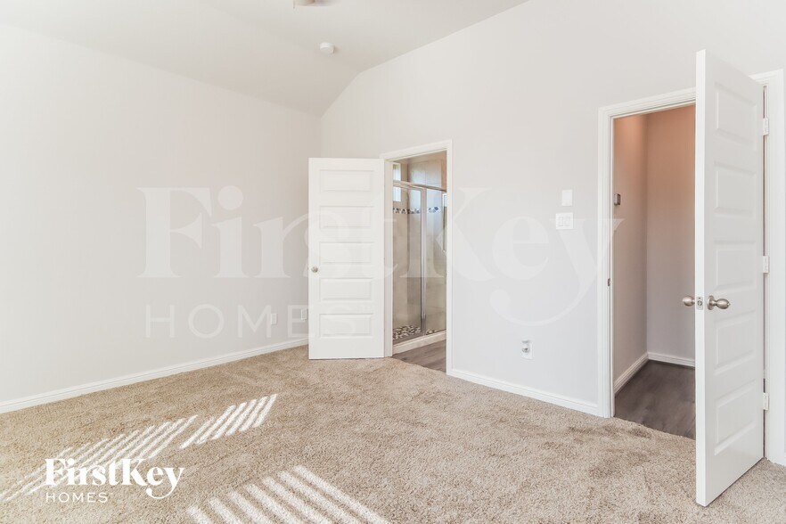 Building Photo - 4820 La Piedra Ln