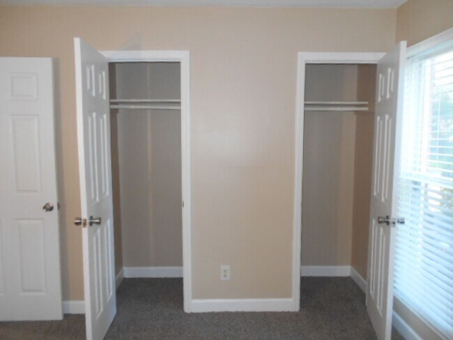 Building Photo - 2 bedroom, 1 bath condo in downtown Conway