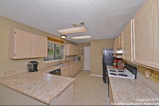 Building Photo - 9614 Fern Crest