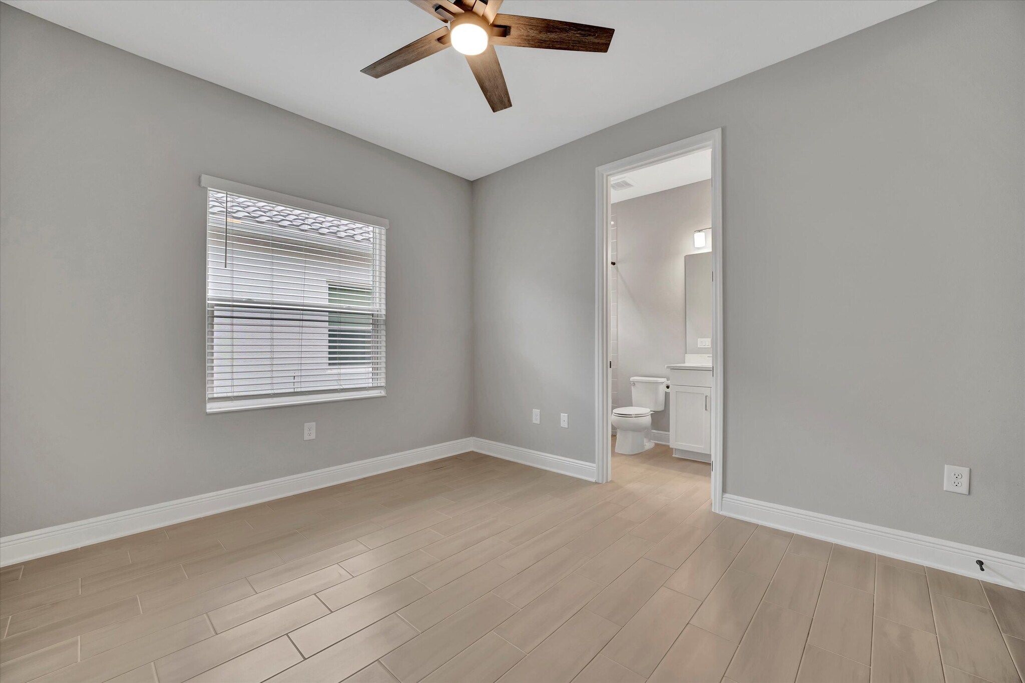 Building Photo - 10182 Crystal Isle Cir