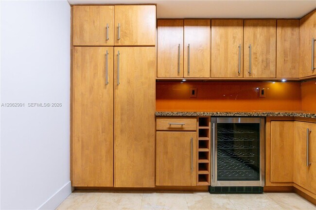 Building Photo - 3500 Mystic Pointe Dr