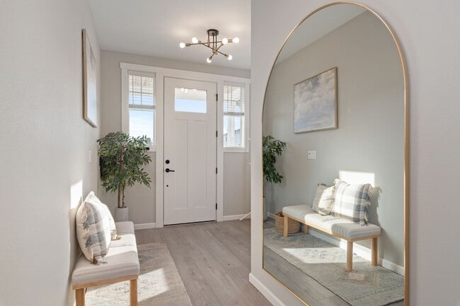 Building Photo - Newly Remodeled 4bed/2.5bath Home in Gig Harbor!