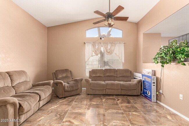 Building Photo - 8572 W Palo Verde Ave