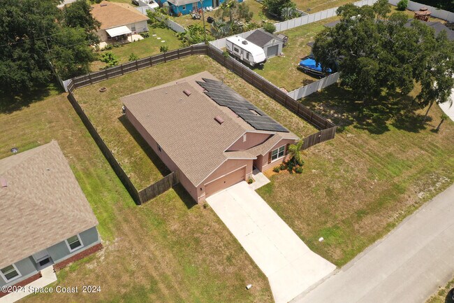 Building Photo - 1673 Talbott St