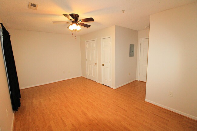 Building Photo - 1 Bedroom in Mooresville!!