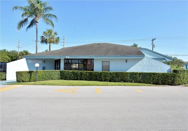 Building Photo - 950 S Kanner Hwy