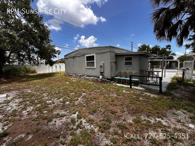 Building Photo - 2291 E Bay Dr
