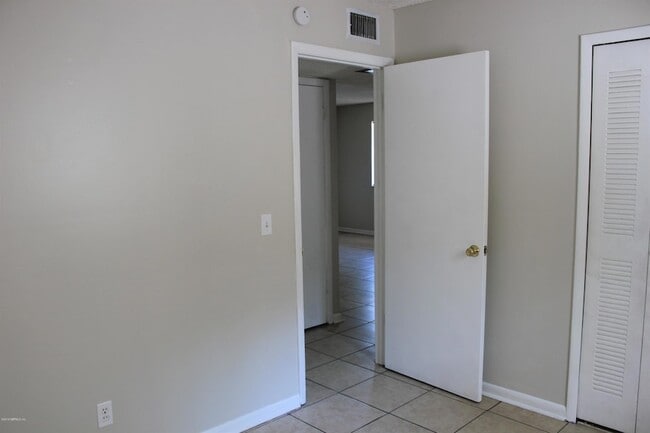 Building Photo - 5136 Westchase Ct
