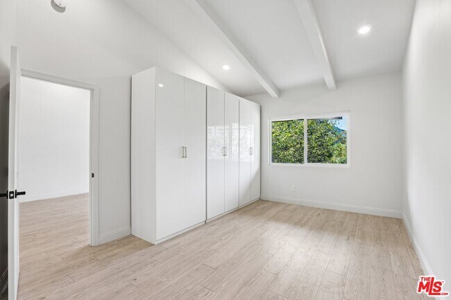 Building Photo - 2700 Cahuenga Blvd E