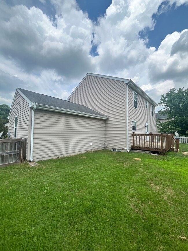 Building Photo - 9 Maria Ln